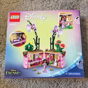 LEGO Disney Encanto Isabela’s Flowerpot Room Playset